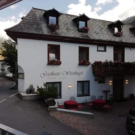 Gasthaus Weisskugel Hotel Malles Venosta Luaran gambar