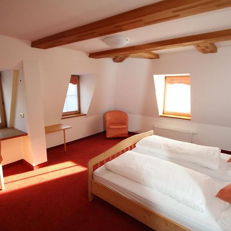 Gasthaus Weisskugel Hotel Malles Venosta Luaran gambar
