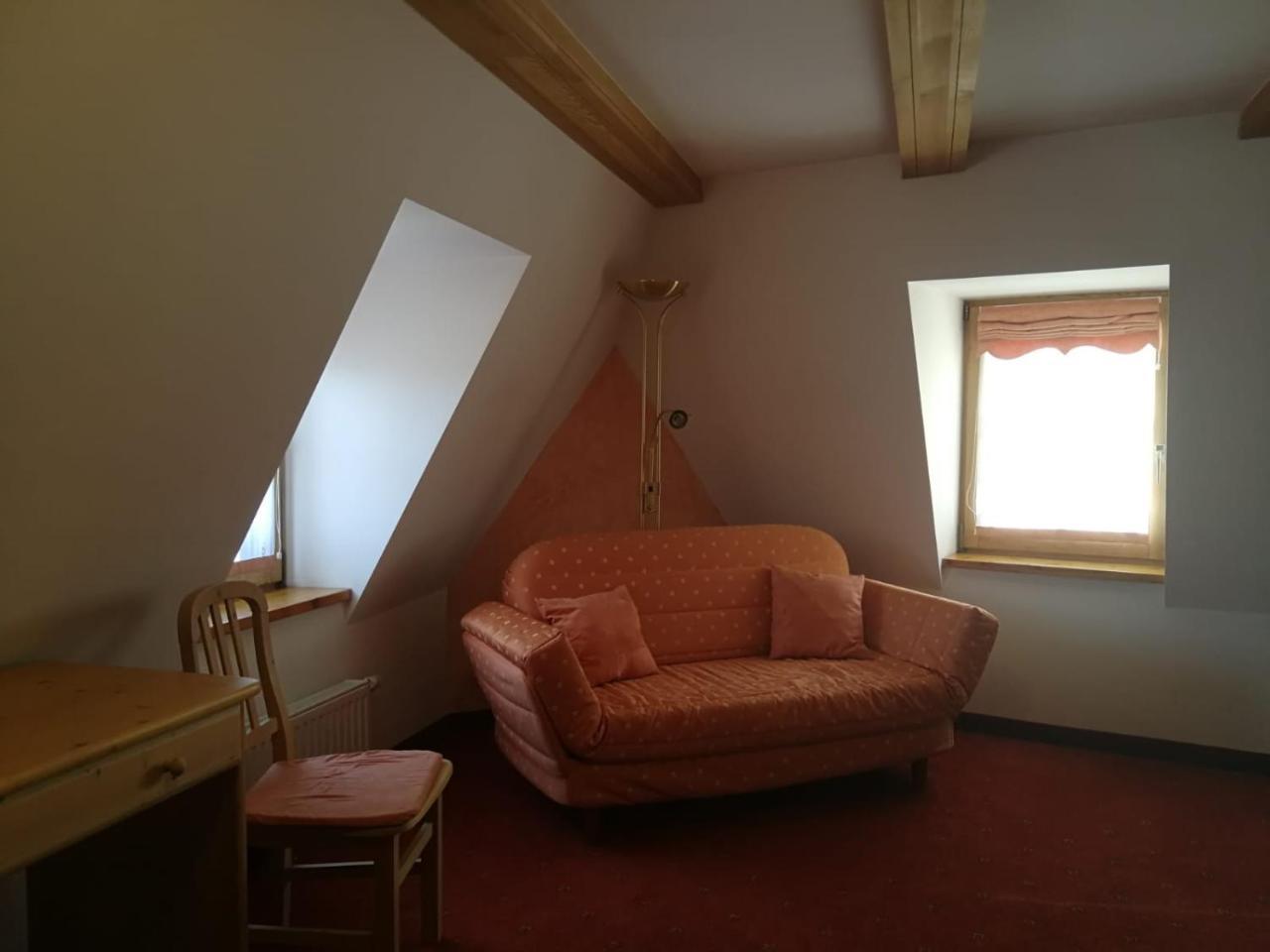 Gasthaus Weisskugel Hotel Malles Venosta Luaran gambar