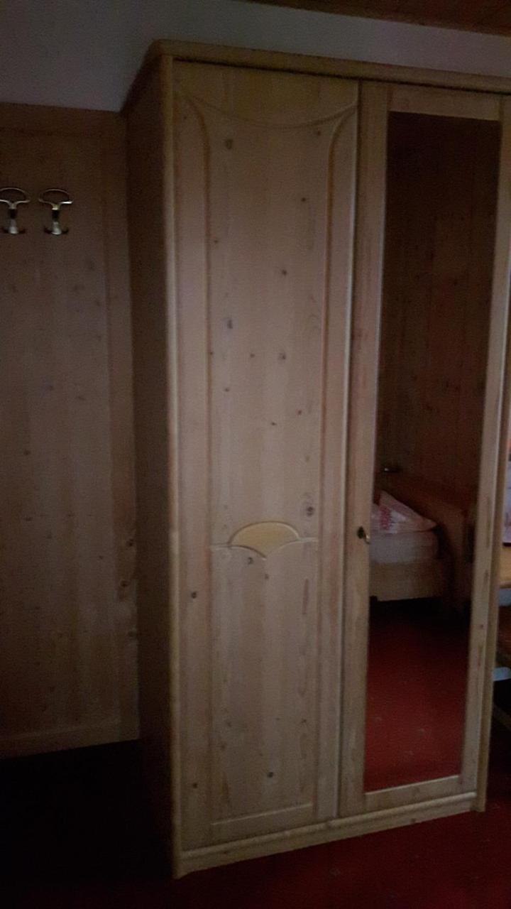 Gasthaus Weisskugel Hotel Malles Venosta Luaran gambar